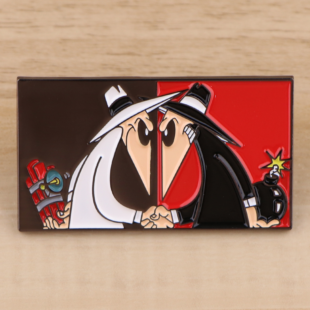 Game Spy-vs-Spy Badge on Backp - Gaming Console Zelda 评论和价格